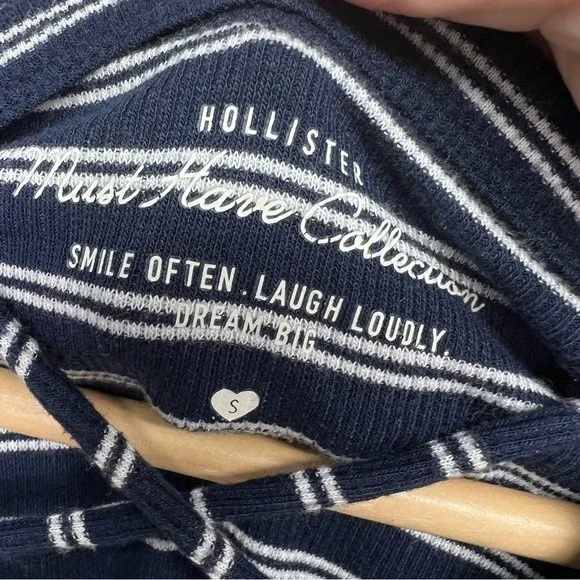 Hollister striped Women’s blouse size smalll - Picture 3 of 3